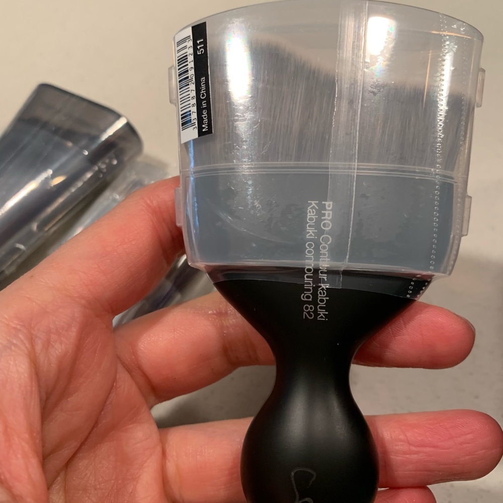 Brush: pro kabuki